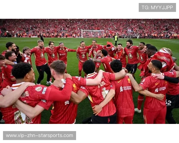 利物浦高位逼抢到位，中场直接形成反击