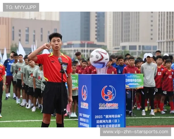 球员被邀请参加电视慈善晚会宣传青少年足球项目